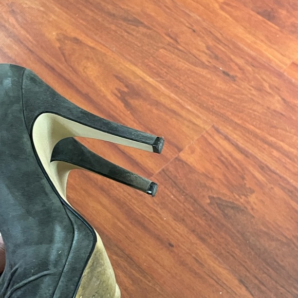 Boutique 9 Btalynda gray peep toe suede high heels - Picture 10 of 14